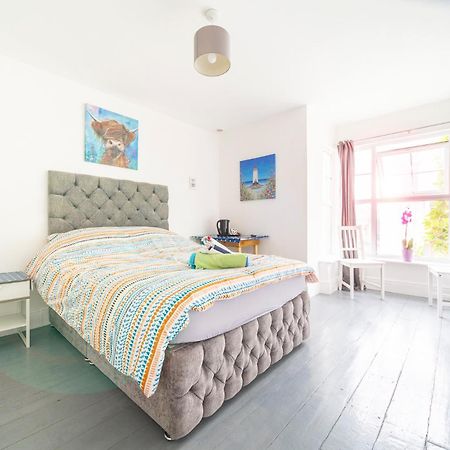 Palace Surf Lodge New Quay Екстериор снимка