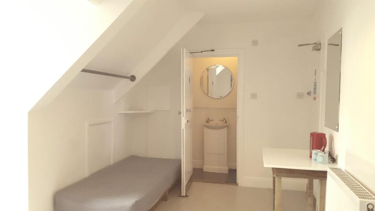 Palace Surf Lodge New Quay Екстериор снимка