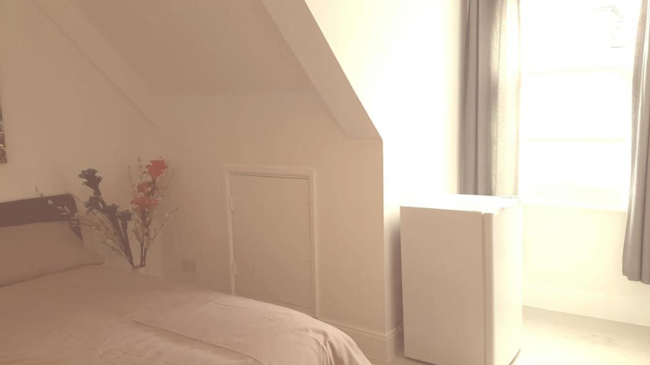 Palace Surf Lodge New Quay Екстериор снимка