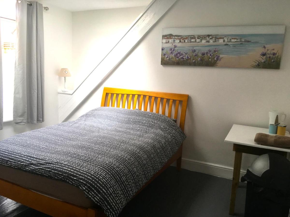 Palace Surf Lodge New Quay Екстериор снимка