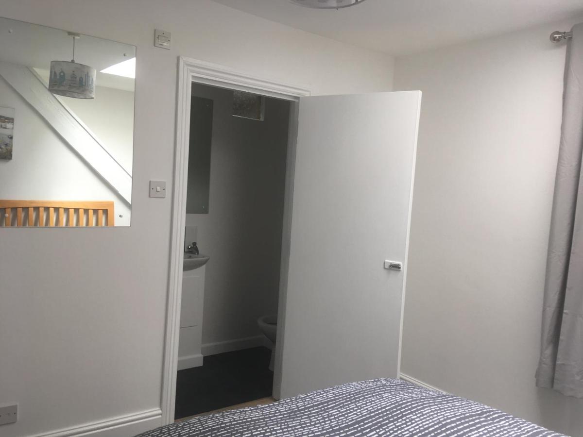 Palace Surf Lodge New Quay Екстериор снимка