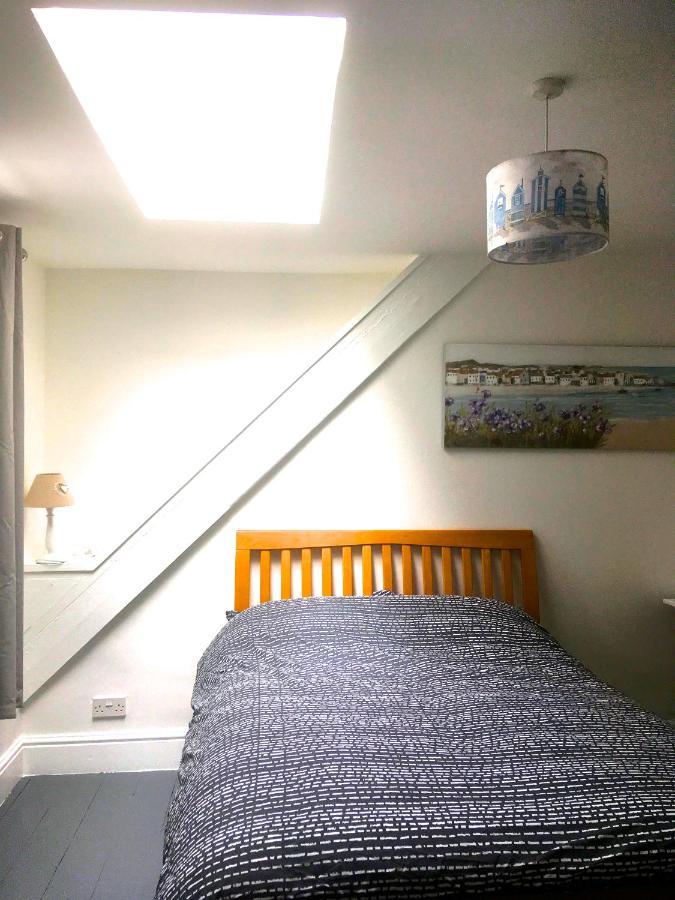 Palace Surf Lodge New Quay Екстериор снимка