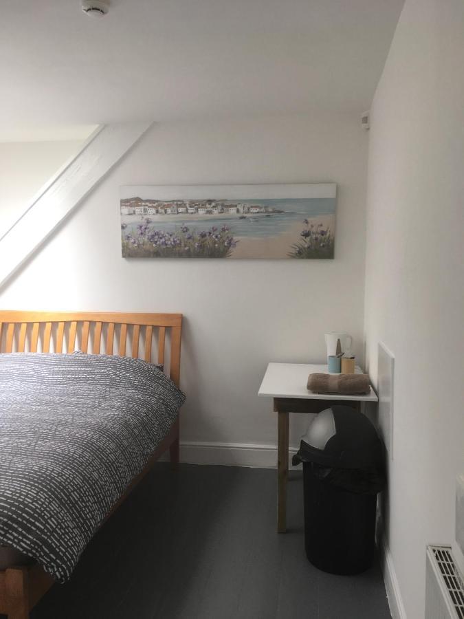 Palace Surf Lodge New Quay Екстериор снимка