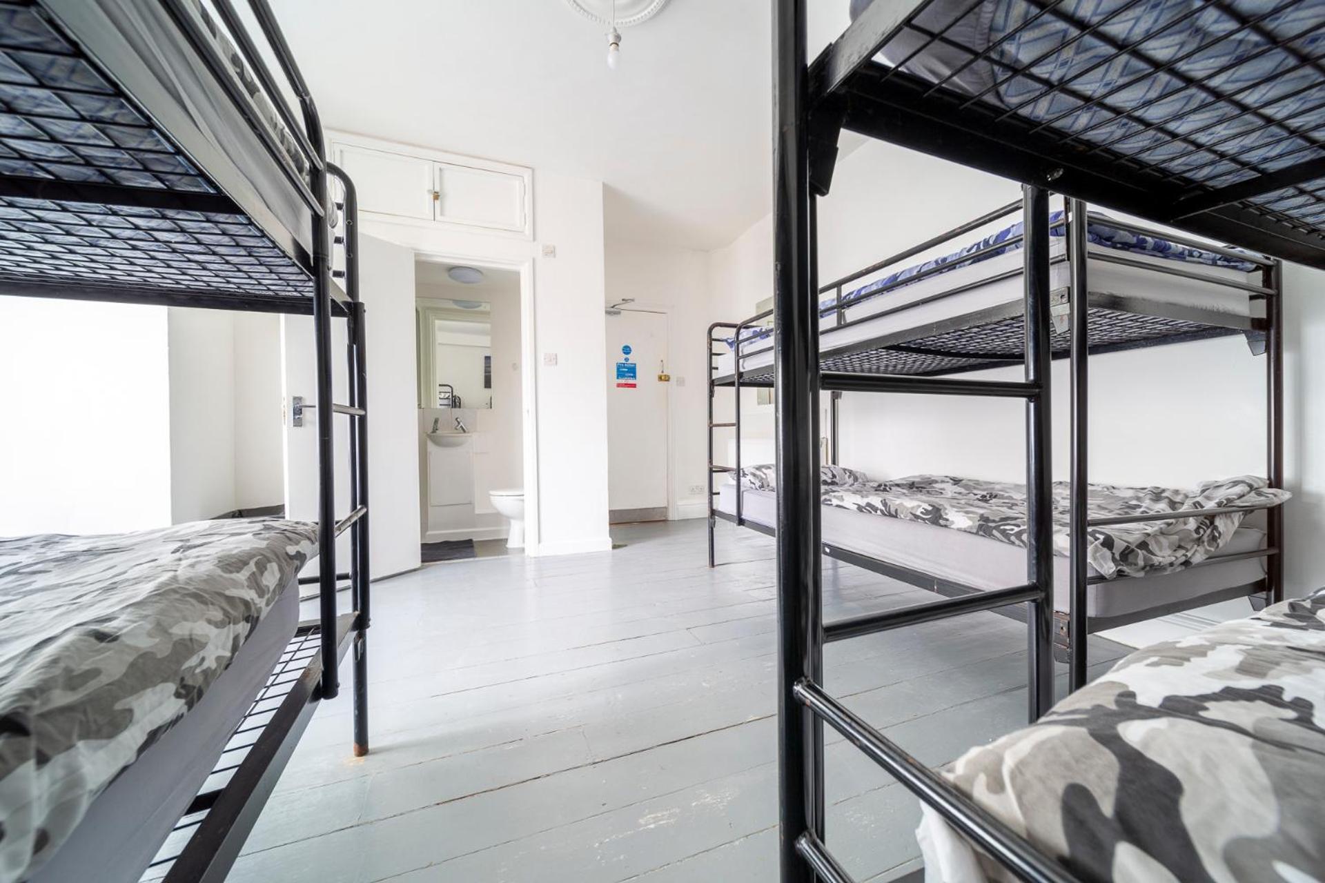 Palace Surf Lodge New Quay Екстериор снимка