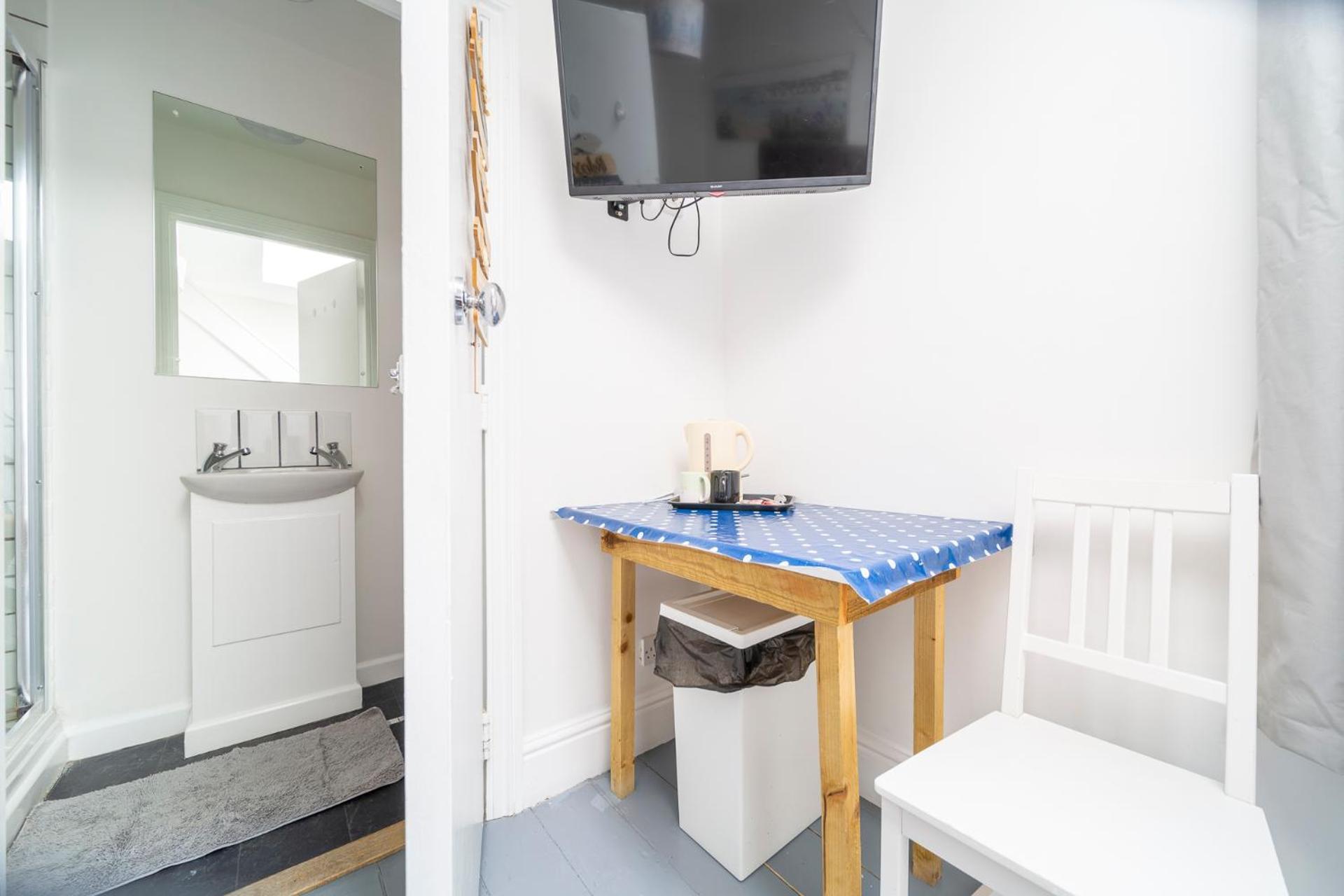 Palace Surf Lodge New Quay Екстериор снимка