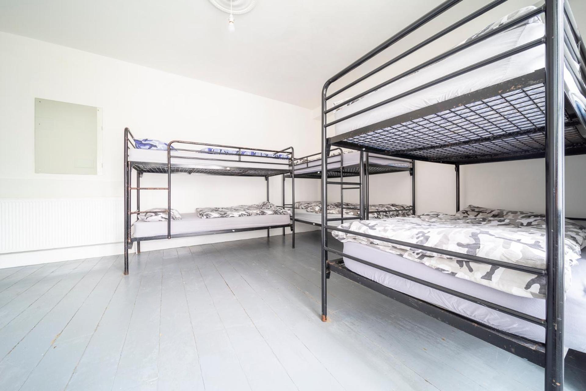 Palace Surf Lodge New Quay Екстериор снимка