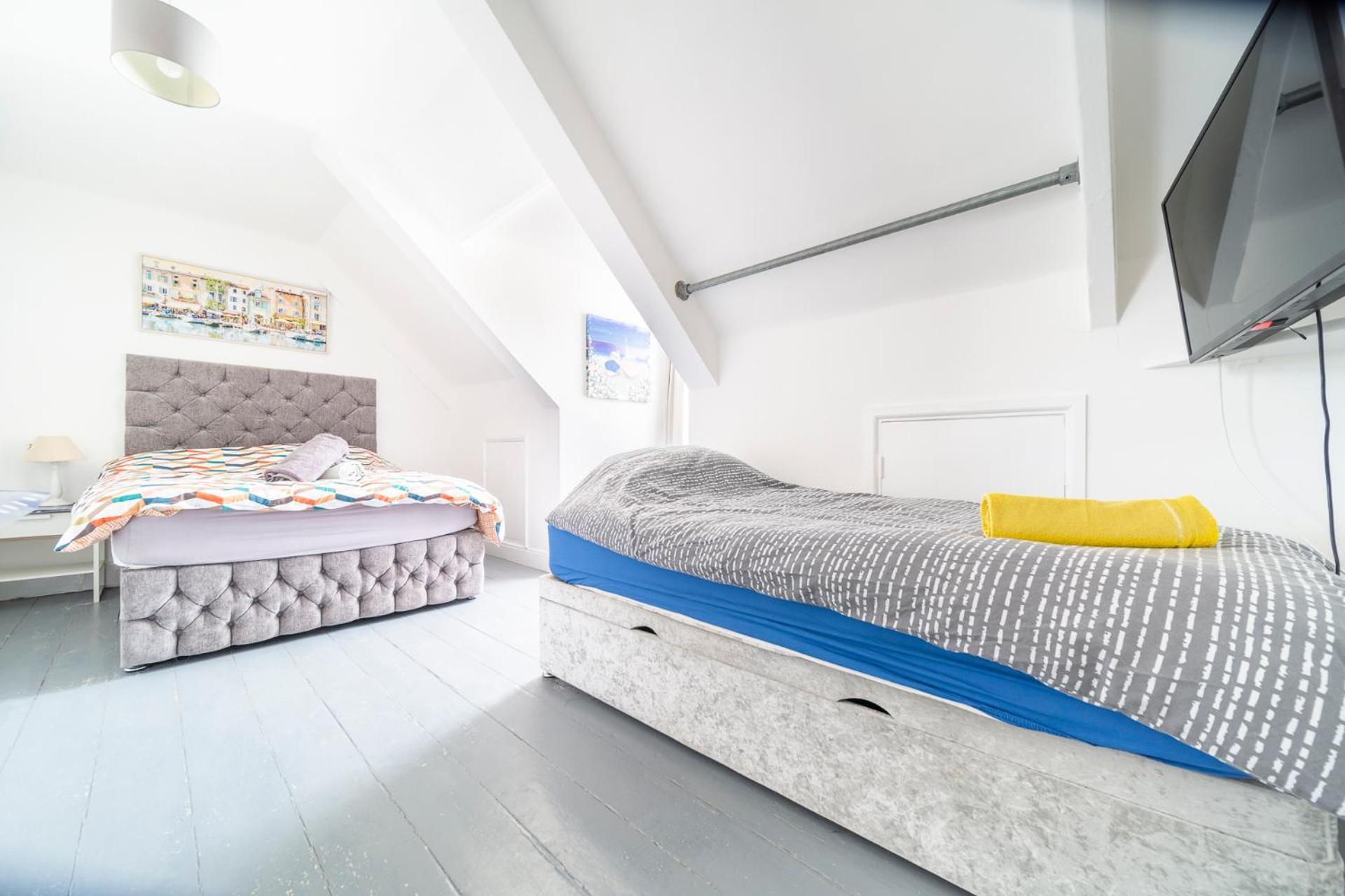 Palace Surf Lodge New Quay Екстериор снимка